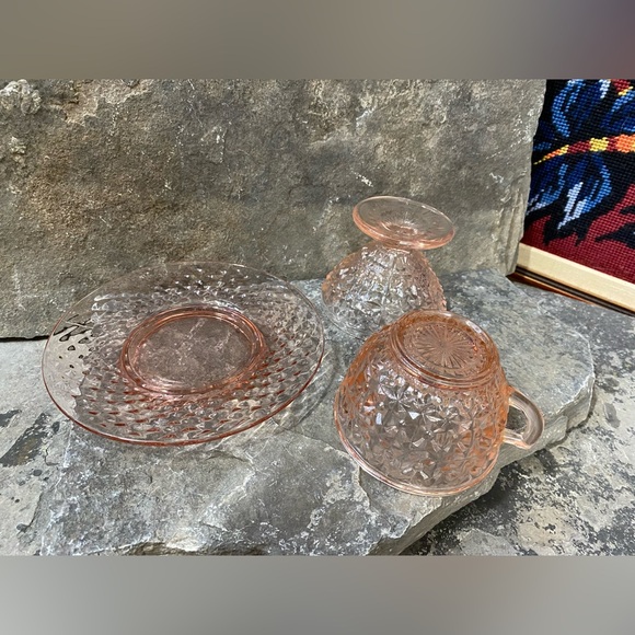 Elegant Pink Glass Tea & Saucer & Goblet Set - Picture 11 of 12